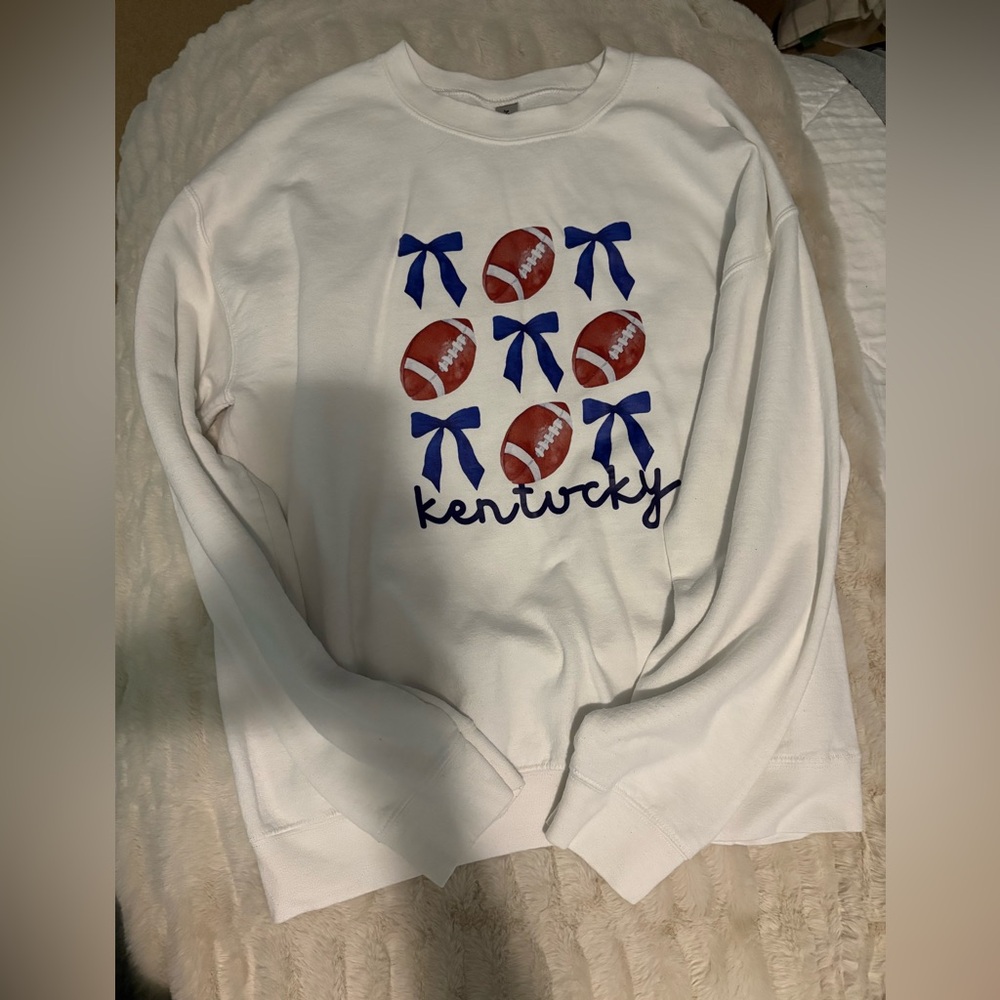 Gildan Classic White Heavy Blend Kentucky Crewneck